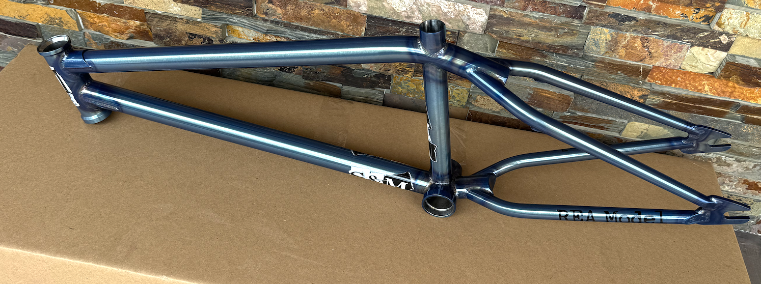 S&M REA Frame 20.75 FROSTBITE