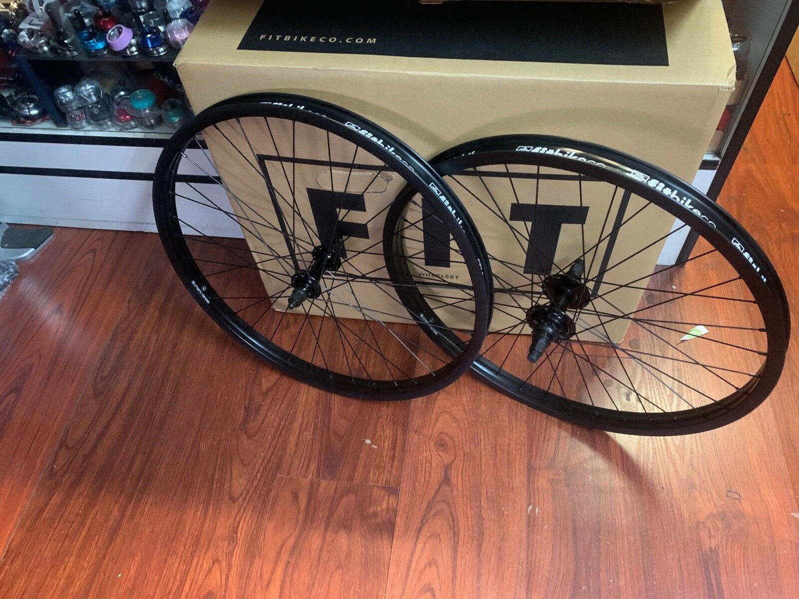 FIT COMPLETE WHEEL SET 24 CRUISER INCH WHEELS BLACK 24"