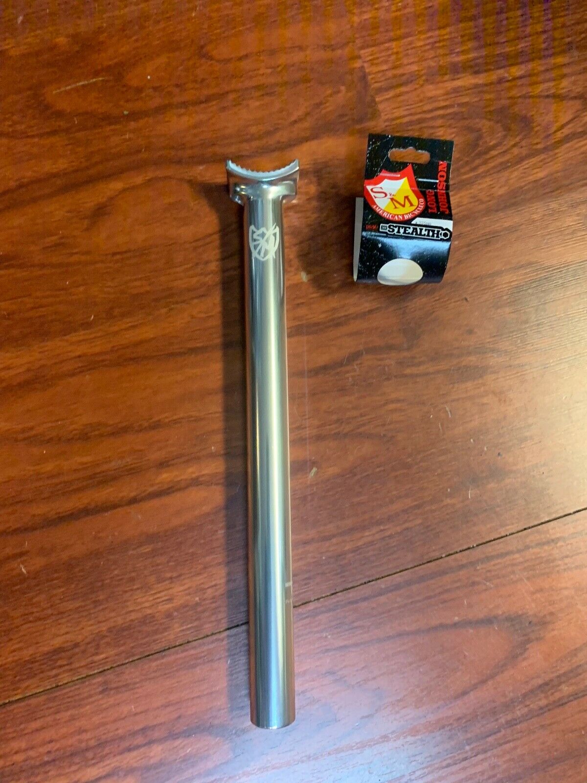 S&M LONG JOHNSON STEALTH SEAT POST POLISHED SILVER 320 MM SEATPOST PIVOTAL TALL
