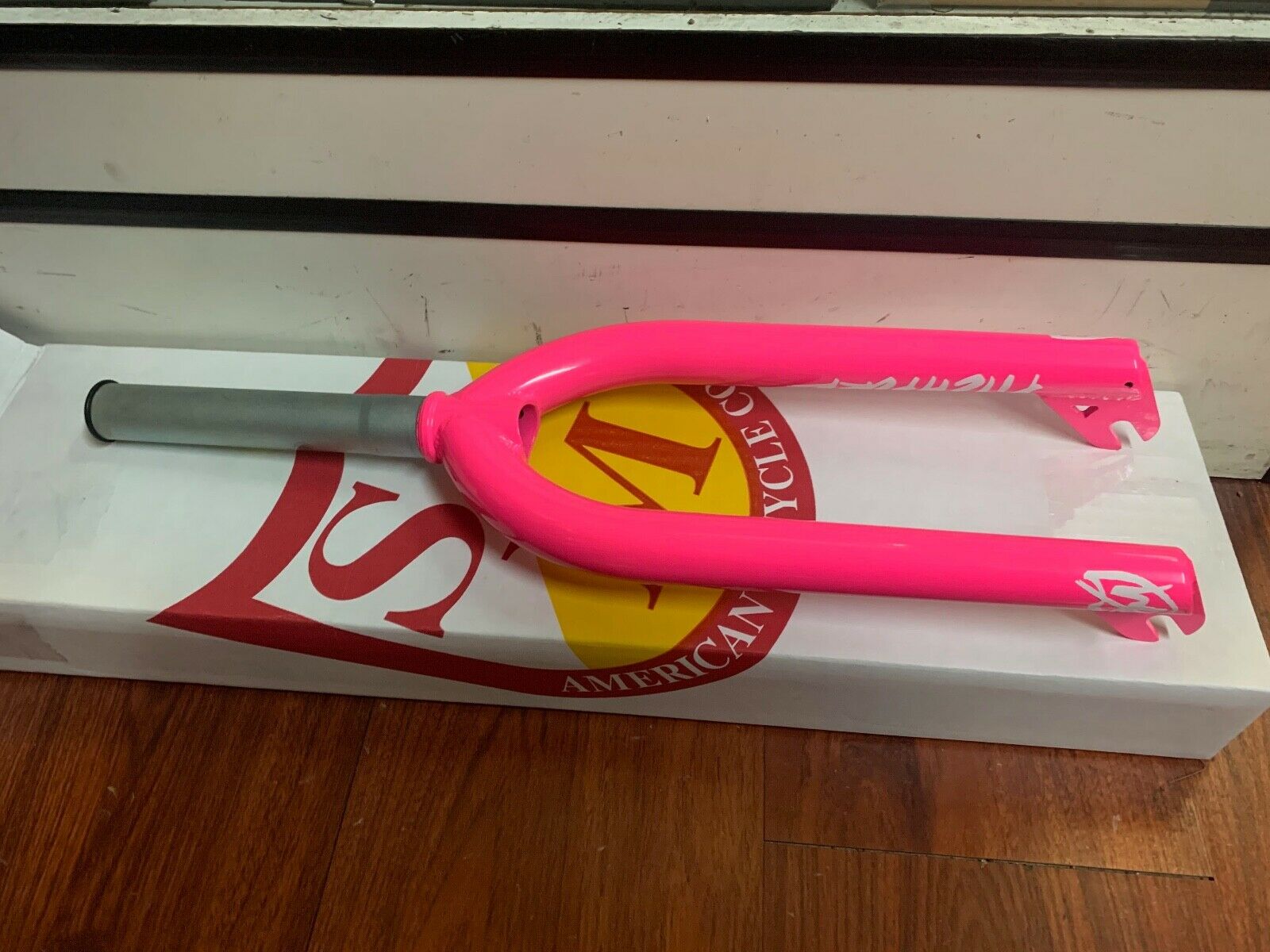 S&M V2 WIDEMOUTH 33 MM FORKS HOT PINK 33 MM BMX BIKE 20" WIDE MOUTH HUCKER NEON