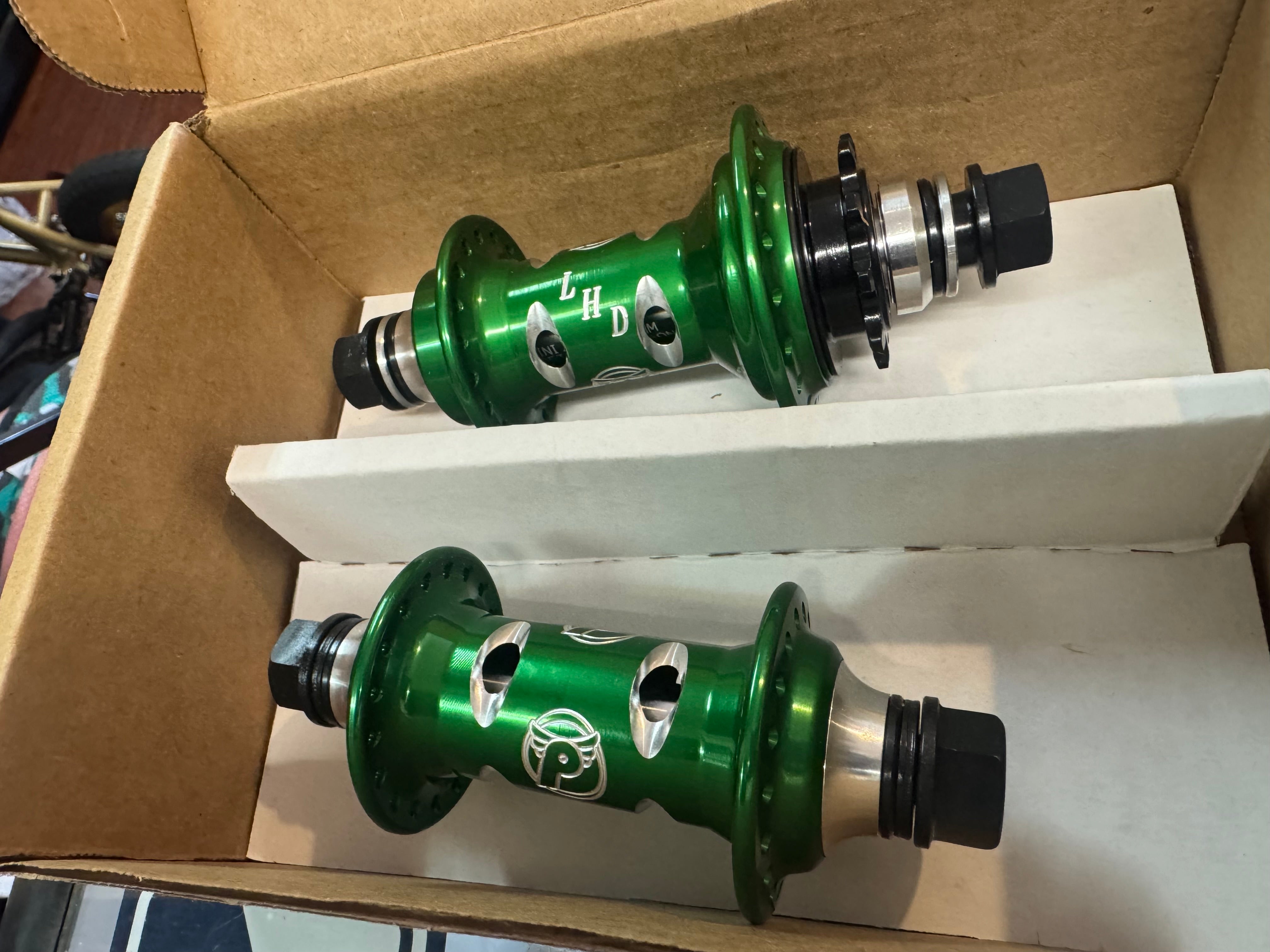 PROFILE RACING CATS EYES GREEN HUBSET  LHD
