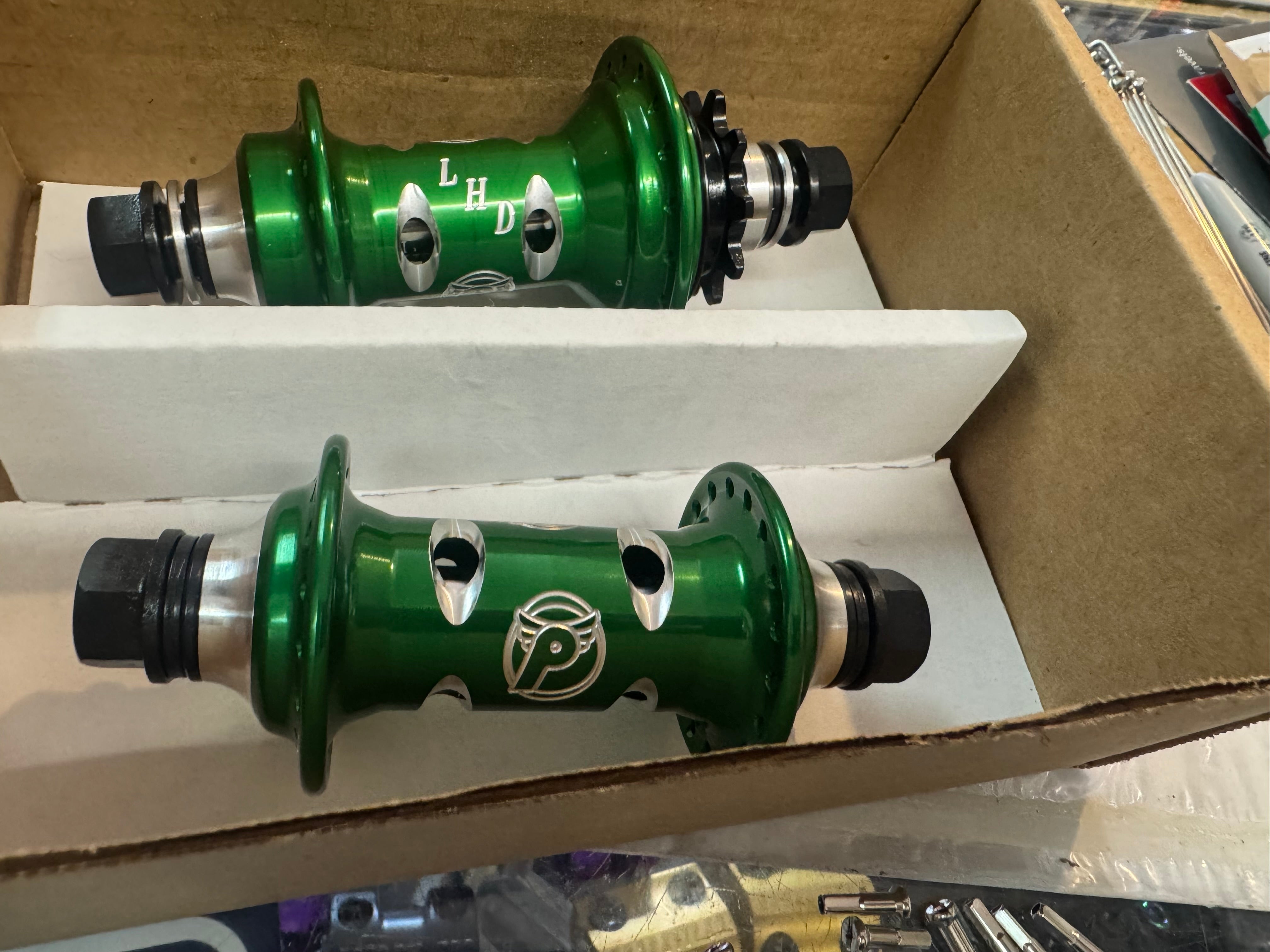 PROFILE RACING CATS EYES GREEN HUBSET  LHD
