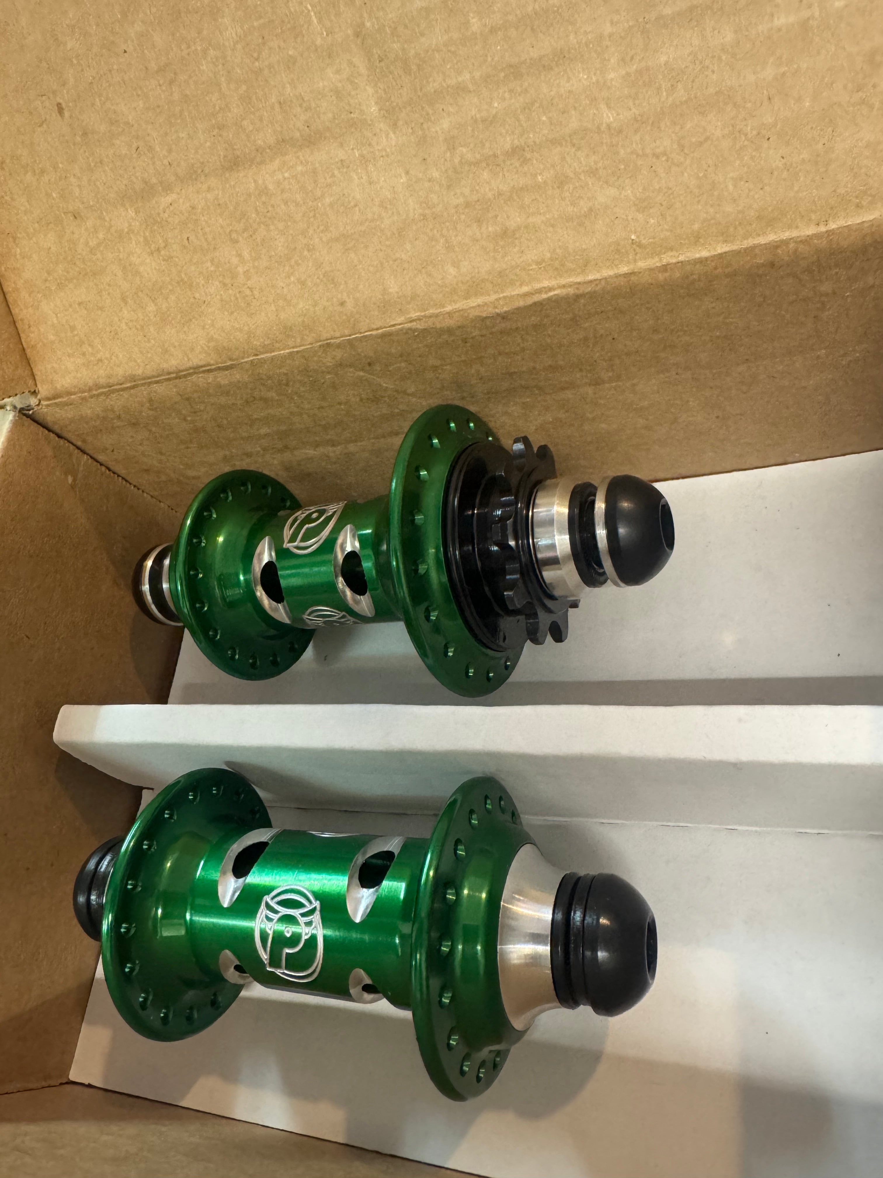 PROFILE RACING CATS EYES GREEN HUBSET  LHD