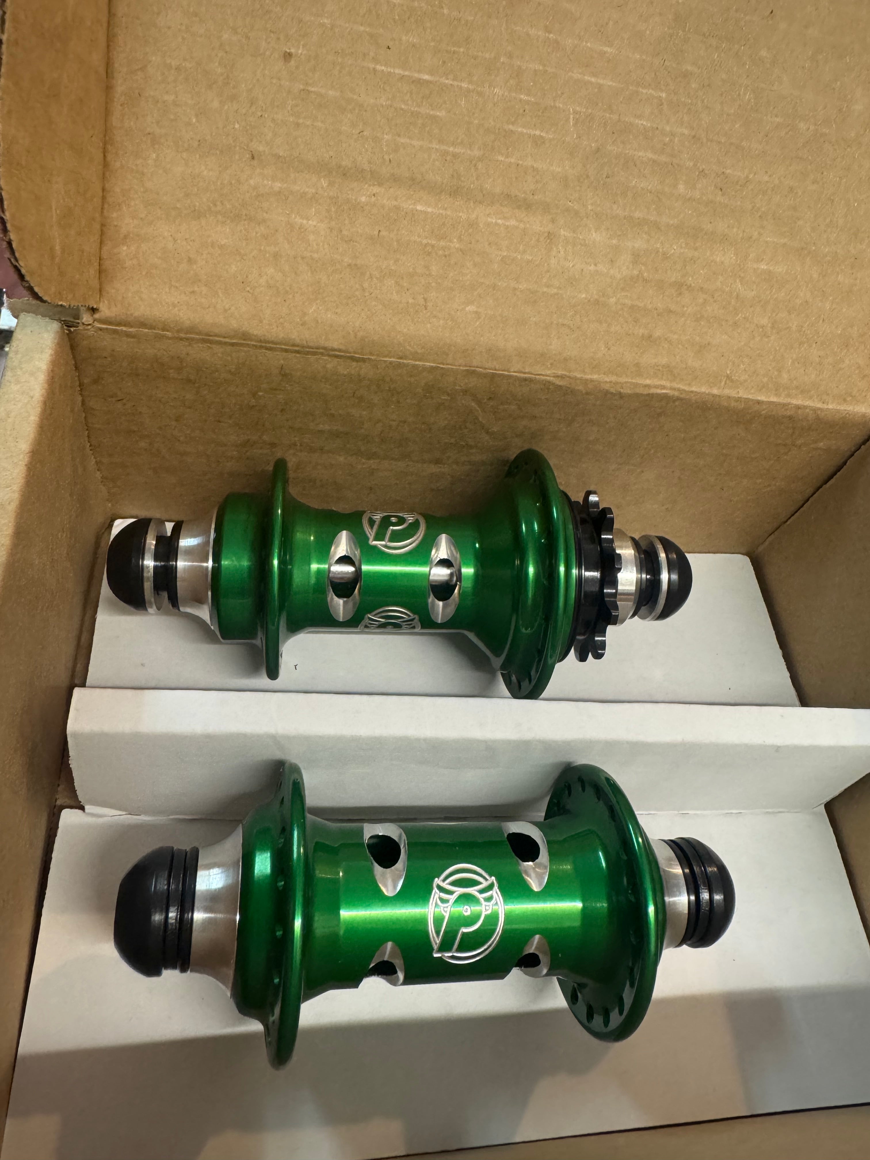 PROFILE RACING CATS EYES GREEN HUBSET  LHD